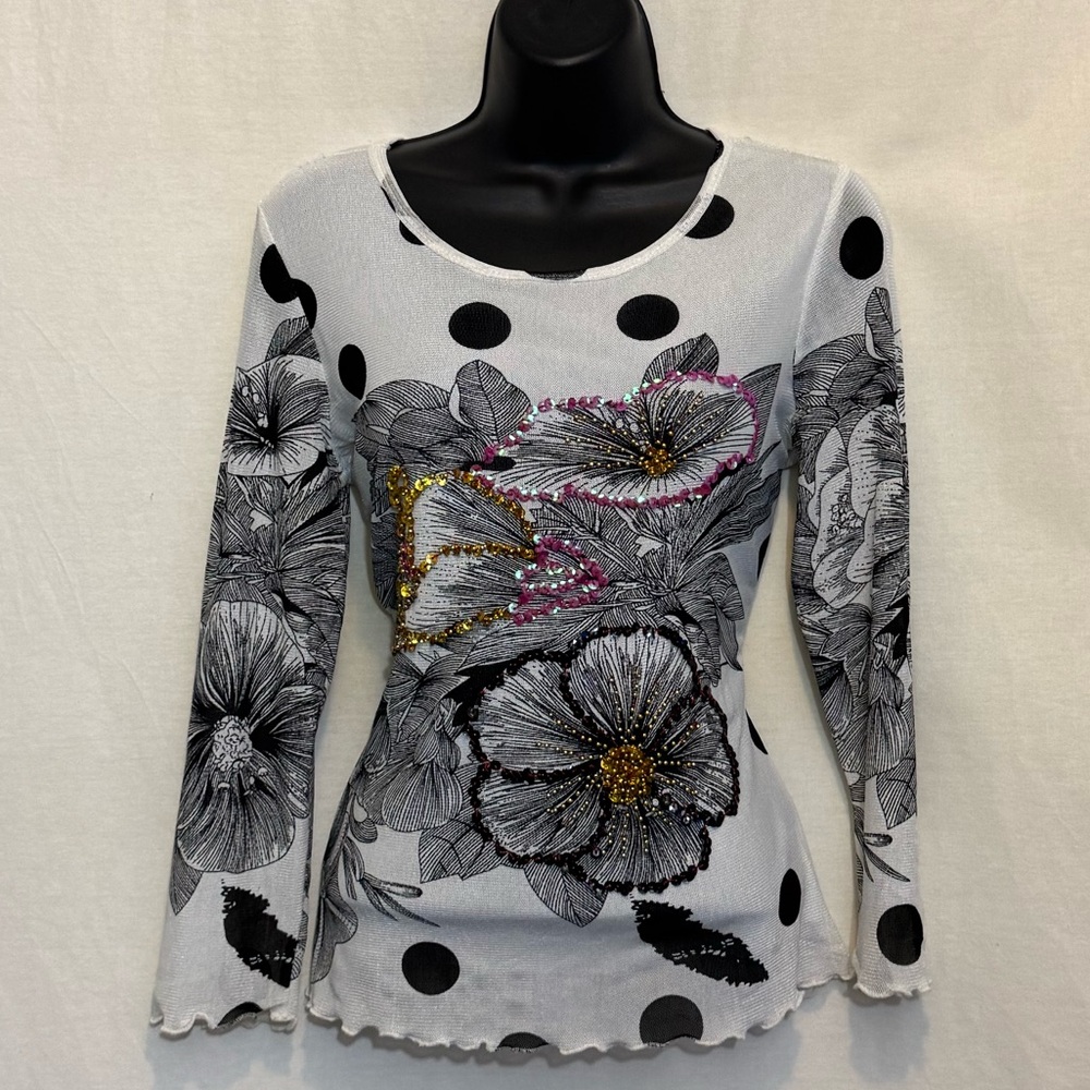 A-95 Juliette Black & White Floral & Dot Sequin Detail‎ 3/4 Sleeve Blouse Size S